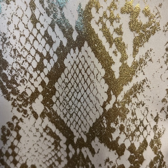 Fabletics Define PowerHold High-Waisted 7/8 Legging in Copper Foil Snake Medium - Picture 3 of 11